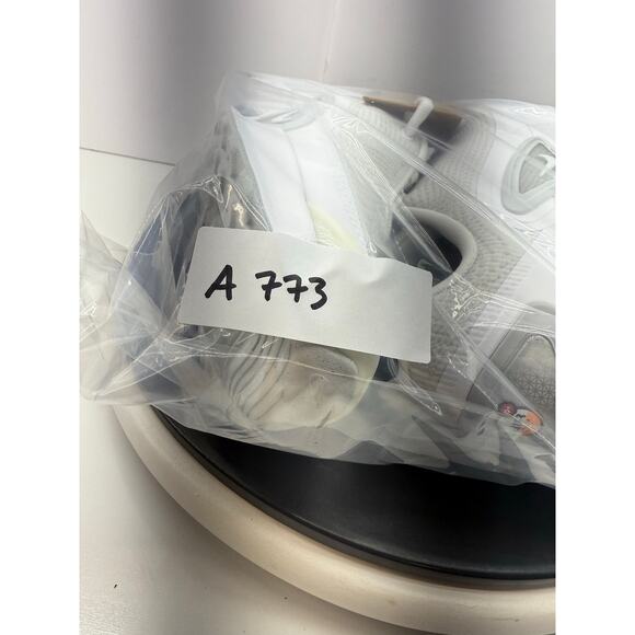 Nike Air Max DN GS 6.5Y Womens Sz 8 White Pure Platinum Silver Running Shoes - Picture 9 of 9